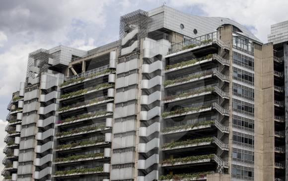 Edificio de EPM en Medellín. FOTO JAIME PÉREZ MUNÉVAR