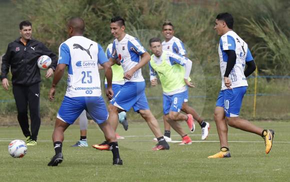 Ismael Rescalvo (izq) repetiría titular ante Chicó, aunque ya puede contar con Leo Castro y Yulián Anchico. FOTo Manuel Saldarriaga