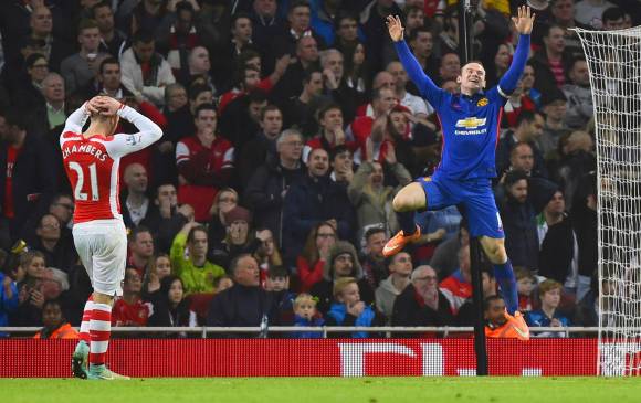 Los diablos rojos son cuartos, mientras que los gunners descendieron hasta la octava posición. FOTO REUTERS