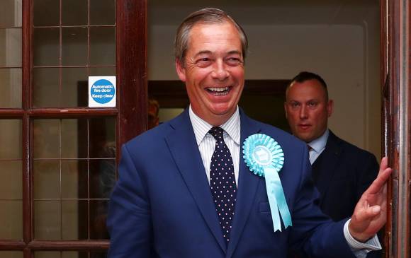 Satisfecho se vio a Nigel Farrage, del partido del Brexit. FOTO Reuters