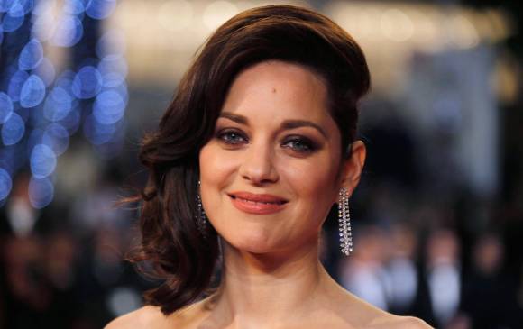 En un mensaje en Instagram, la actriz Marion Cotillard negó los rumores que la situaban como la causante del divorcio entre Jolie y Pitt. FOTO REUTERS
