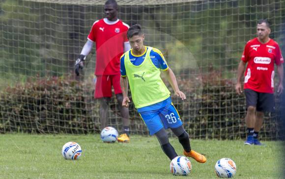 Brayan Castrillón, juvenil rojo de buena actuación en el partido ante Rionegro, fue convocado a microciclo de Selección Colombia bajo las órdenes de Arturo Reyes. FOTO juan antonio sánchez