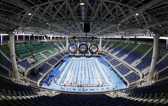 El estadio acuático olímpico está ubicado en la zona de Barra de Tijuca, la principal de las justas en Río. Allí, hombres como Michael Phelps aspira a seguir agrandando su leyenda. FOTO ap