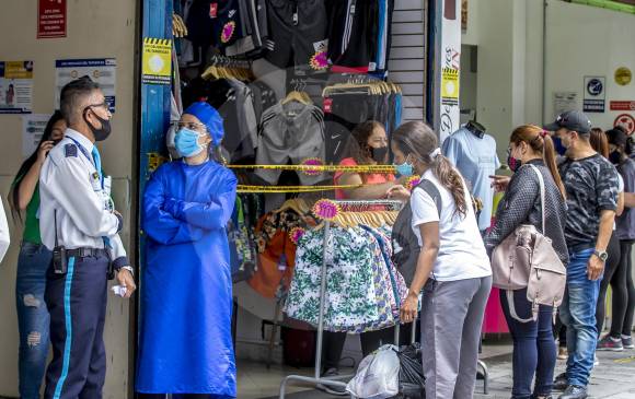 Fenalco señaló que los comerciantes han hecho millonarias inversiones para cumplir con los protocolos. FOTO Juan Antonio sánchez