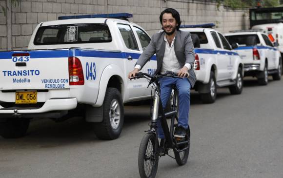 El secretario de Movilidad, Carlos Cadena, fue diagnosticado el pasado 20 de marzo, y este martes le confirmaron que se recuperó. FOTO: Manuel Saldarriaga.