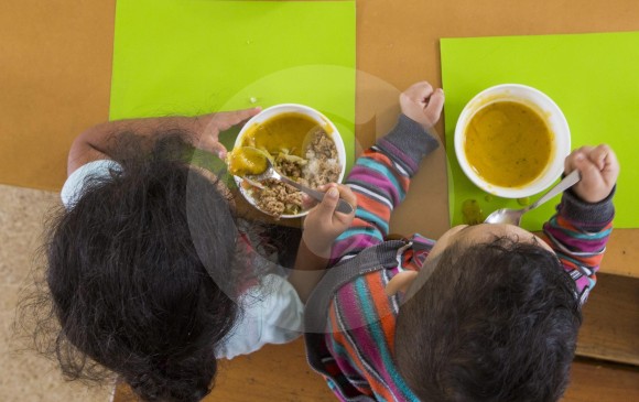 Uno de cada 20 niños solo recibe un plato de comida al día, según cifras del Dane. FOTO julio césar herrera 