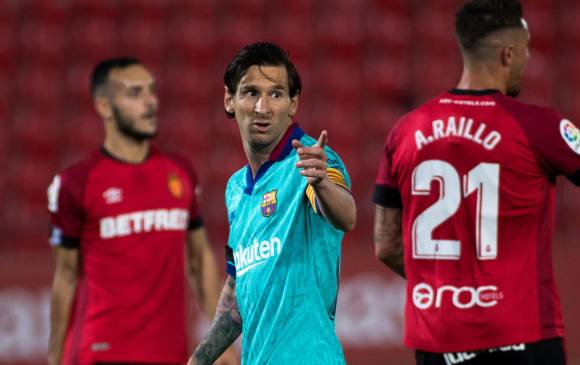 En otro pleito también se habló de la posibilidad de que Messi dejara el Barcelona por un club inglés. FOTO AFp 