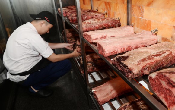 El precio de la carne de cerdo se incrementó en el gigante asiático luego de que Beijing estableciera importantes aranceles sobre los productos estadounidenses. FOTO AFP