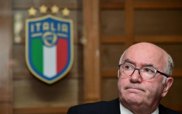 Carlo Tavecchio dejó el cargo, tras el fracaso mundialista de la selección italiana. FOTO AFP