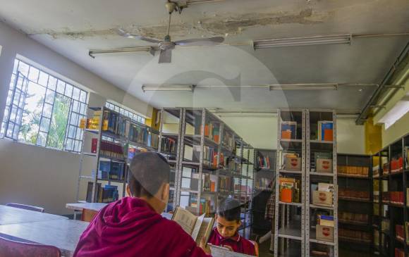 Los alumnos de la I.E. Marco Fidel Suárez piden reformas urgentes en la sede. Foto donaldo zuluaga