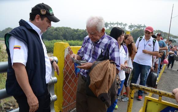 Control Migratorio a ciudadanos venezolanos en Puente Internacional Simón Bolivar que conduce de Cúcuta a San Antonio del Táchira, Venezuela. Foto: Rodrigo Sandoval/Colprensa.