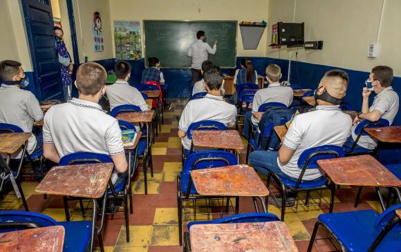 Minsalud precisó que la evidencia sugiere que entre niños y adolescentes hay menor frecuencia de contagio. FOTO JUAN ANTONIO SÁCHEZ