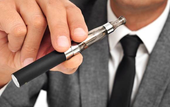 La modernización de la Ley Antitabaco restringe la venta y publicidad de los cigarrillos electrónicos a menores de edad. FOTO SHUTTERSTOCK