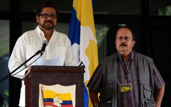 Alias “Iván Márquez”, jefe de la delegación guerrillera, hizo el anuncio de cese el fuego, con veeduría internacional. FOTO colprensa