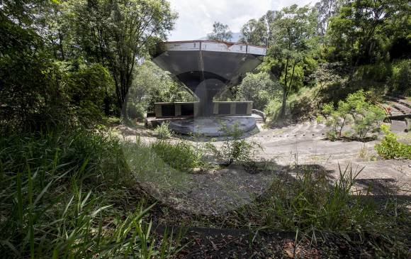 En visible estado de abandono se encuentra el recinto que por más de 40 años recogió las expresiones culturales de Medellín. Su recuperación aún no tiene fecha definida. FOTO jaime perez