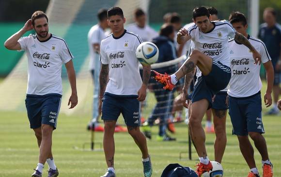 Angel di María, Marcos Rojo (defensa) y Gonzalo Higuaín. Este último regresa a la titular. FOTO afp 