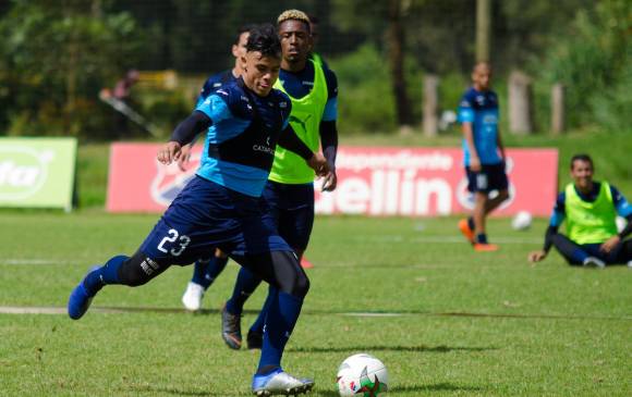 Leonardo Castro en el último entrenamiento del DIM antes de viajar a Tunja para el juego ante Patriotas. El delantero le marcó al conjunto boyacense en la Liga-1 del año pasado. FOTO Cortesía DIM 