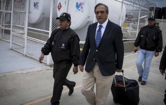 Ramos dice que es víctima de falsos testigos y su defensa no descarta que su arresto tenga motivos políticos, justo cuando iba a disputar las elecciones de 2014 con Juan Manuel Santos. FOTO archivo.