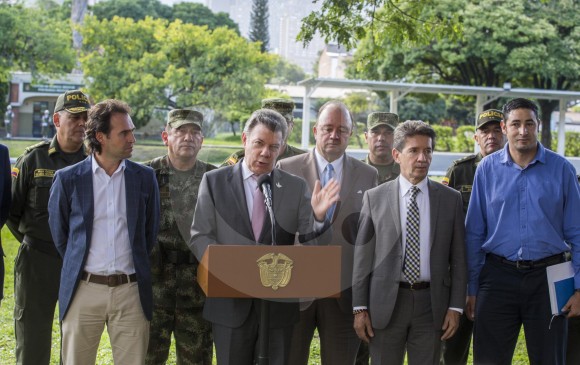 El presidente Santos reunió al Ministro de Defensa Luis Carlos Villegas, el alcalde Federico Gutiérrez, el gobernador Luis Pérez y los altos mandos militares y de policía. FOTO esteban vanegas
