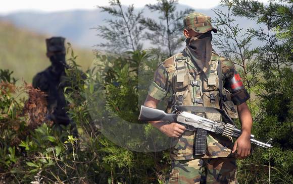 En el 2003 los hombres del Bloque Cacique Nutibara entregaron las armas en Medellín, pero muy rápidamente otras organizaciones criminales se adueñaron del negocio y de las rentas criminales. FOTO Edwin Bustamante