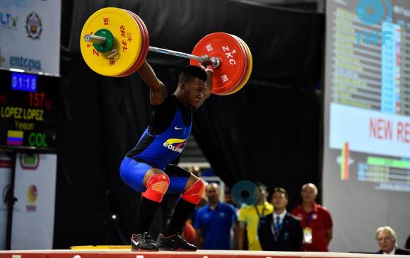 Instante en la consagración del colombiano Yeison López López, sin dudas el mejor pesista joven del momento en el país y el mundo. FOTO cortesía Gregor Winter-IWF