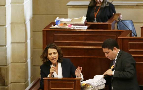 La ministra del Interior, Nancy Patricia Gutiérrez, fue testigo de un debate hostil en la Cámara de Representantes. FOTO colprensa