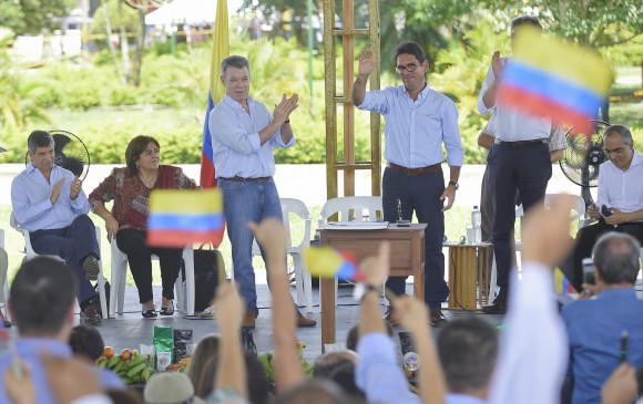 El presidente Juan Manuel Santos posesionó ayer el ministro de Agricultura, Guillermo Zuluaga. FOTO Cortesía Presidencia