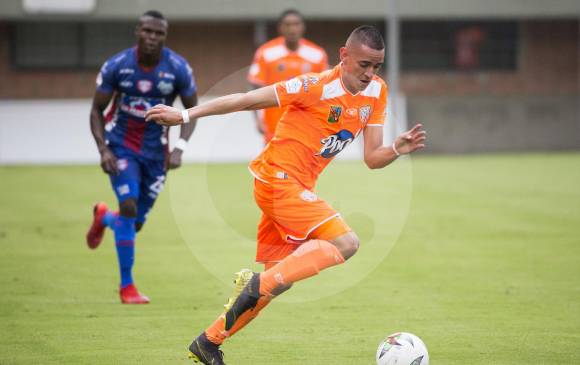 El volante Neyder Moreno sería uno de los hombres que podría tener Envigado en la titular esta tarde. FOTO edwin bustamante