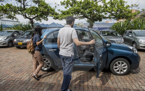 Compartir el vehículo con los compañeros de trabajo es la opción más popular en las diferentes empresas. FOTO santiago mesa