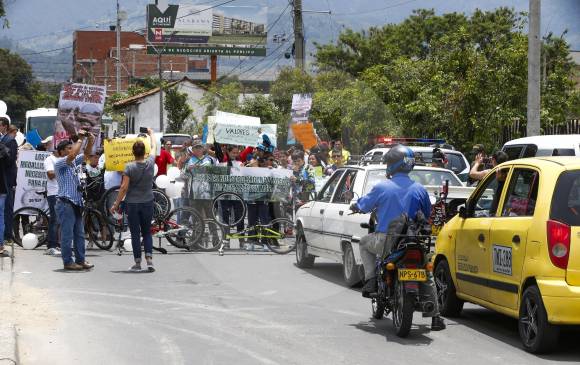 Con plantón, padres se quejaron por mal estado de pistas de BMX 