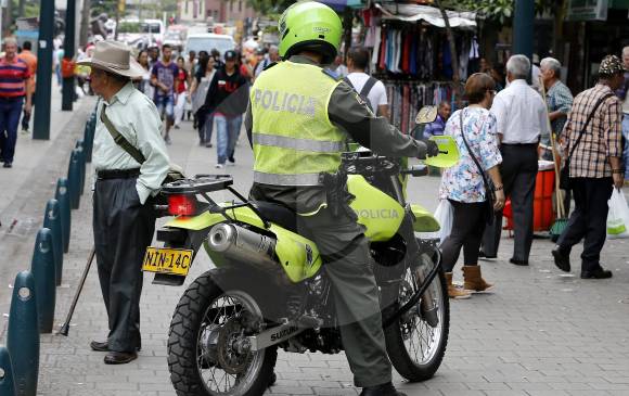 El refuerzo policial en el Centro y sectores clave de la ciudad es parte de la estrategia con la cual las autoridades pretenden impactar áreas con problemas identificados de inseguridad. FOTO donaldo zuluaga