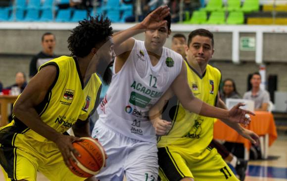 Divier Pérez -centro-, de 29 años años de edad, es uno de los líderes del elenco antioqueño. FOTO JULIO CÉSAR HERRERA