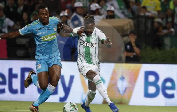 Gustavo Torres, que venía de ser figura ante Equidad, esta vez, frente a Jaguares, tuvo pocas posibilidades de maniobrar por la férrea marca que le hicieron los defensores. FOTO manuel saldarriaga