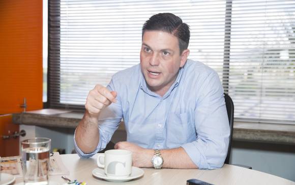 Juan Carlos Pinzón habla de la campaña de Vargas Lleras, asegura que no había despegado, pero que van a lograr pasar a la segunda vuelta presidencial. FOTO Carlos Velásquez