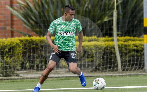 Sebastián Gómez, el volante mixto autor de dos goles este semestre con la camiseta verde. FOTO Esteban vanegas londoño