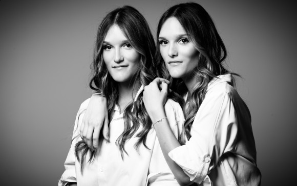 Amelia y Elisa Ochoa son las creadoras de Sisterly Style, una marca digital enfocada en la moda. FOTOS: Manuela Franco