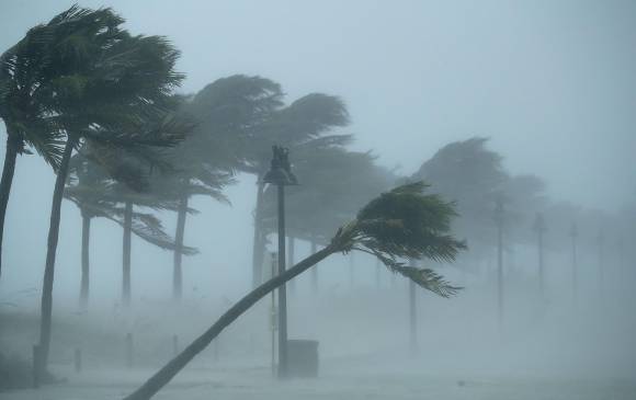 Irma destruyó costa de Florida y ya deja tres víctimas