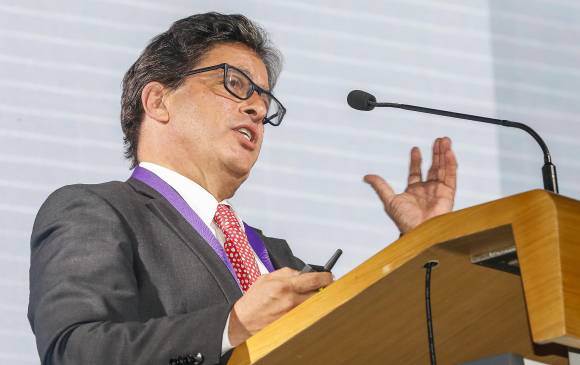 Alberto Carrasquilla, ministro de Hacienda, resaltó que la tarea estará a cargo de su cartera que cuenta con los equipos técnicos capaces de diseñar y ejecutar esa organización, la cual deberá estar lista antes de finalizar este año.Foto: Jaime Pérez 