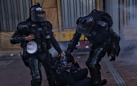 En el fallo, la Corte cuestionó el actuar de la Fuerza Pública, en particular del Esmad, en protestas cómo esta, ocurrida en Bogotá el pasado 21 de Septiembre en la Plaza de Bolívar. FOTO Colprensa