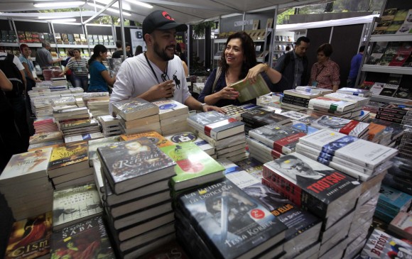 Los libreros y promotores de lectura recomiendan ante todo disfrutar de la fiesta del libro que comienza este viernes. FOTO Manuel Saldarriaga