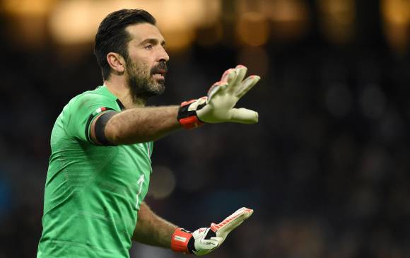 Buffon, para muchos el mejor portero de la historia, engrosa la lista de leyendas que han llegado al PSG. FOTO: AFP