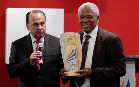 Francisco Maturana, quien aparece con Hernán Peláez, siempre reflexivo. FOTO COLPRENSA