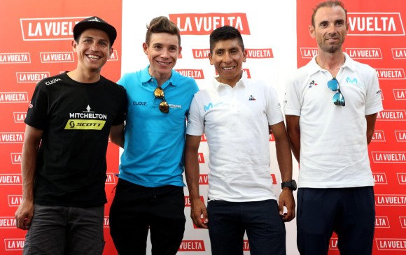 Nairo, acompañado por Esteban Chaves y Miguel Ángel López, quienes han sido igualmente podio en la Vuelta a España. FOTO: EFE
