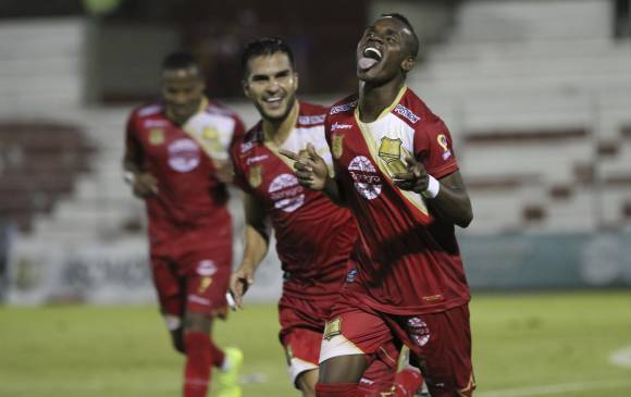 Festejo de los jugadores de Rionegro en su estadio. Ahora necesita regularidad. FOTO colprensa
