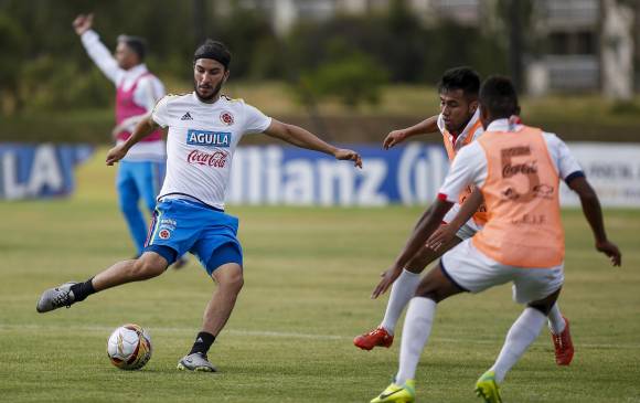 Sebastián Pérez, uno de los nuevos aportes a la Selección, le puede dar manejo y buen juego. FOTO colprensa
