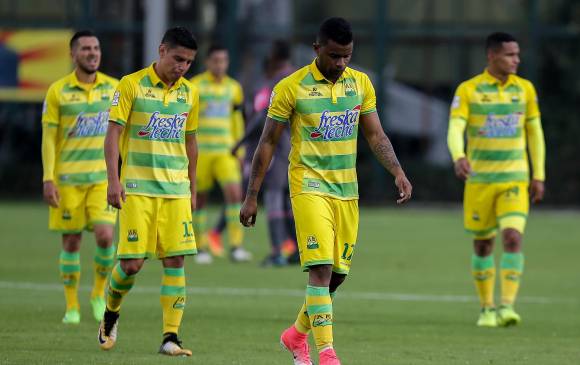 Los jugadores, entre quienes está Jonathan Estrada, fueron amenazados de muerte por un grupo de hinchas. FOTO COLPRENSA 