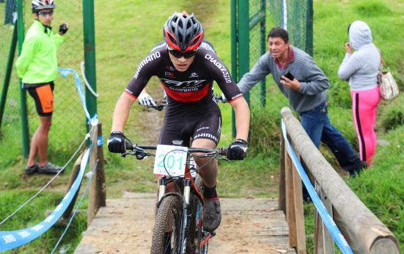 Jerónimo Bedoya Botero ganó el primer oro de Colombia en la segunda edición de los Suramericanos en Chile y ayer repitió triunfo en el cross country. FOTO cortesía-alejandra reyes-gwshimano