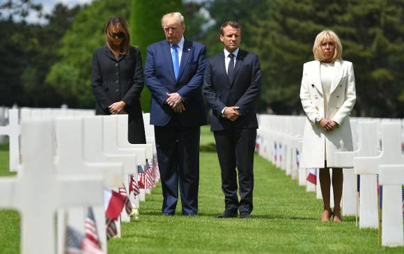 Donald Trump y Emmanuel Macron conmemoran el Día D junto a las primeras damas de EE.UU. y Francia. FOTOS EFE y AFP