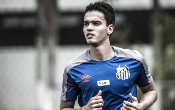 El central Felipe Aguilar regresó a los entrenamientos con Santos en Brasil. FOTO TOMADA DE TWITTER