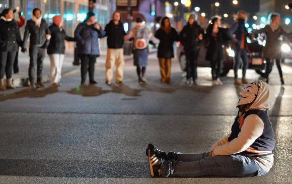 El caso de Eric Garner se suma al de otro ciudadano estadounidense que fue asesinado en Ferguson y que generó grandes disturbios. AFP